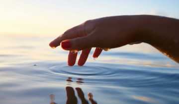 El poder del agua en tu rutina de cuidado facial